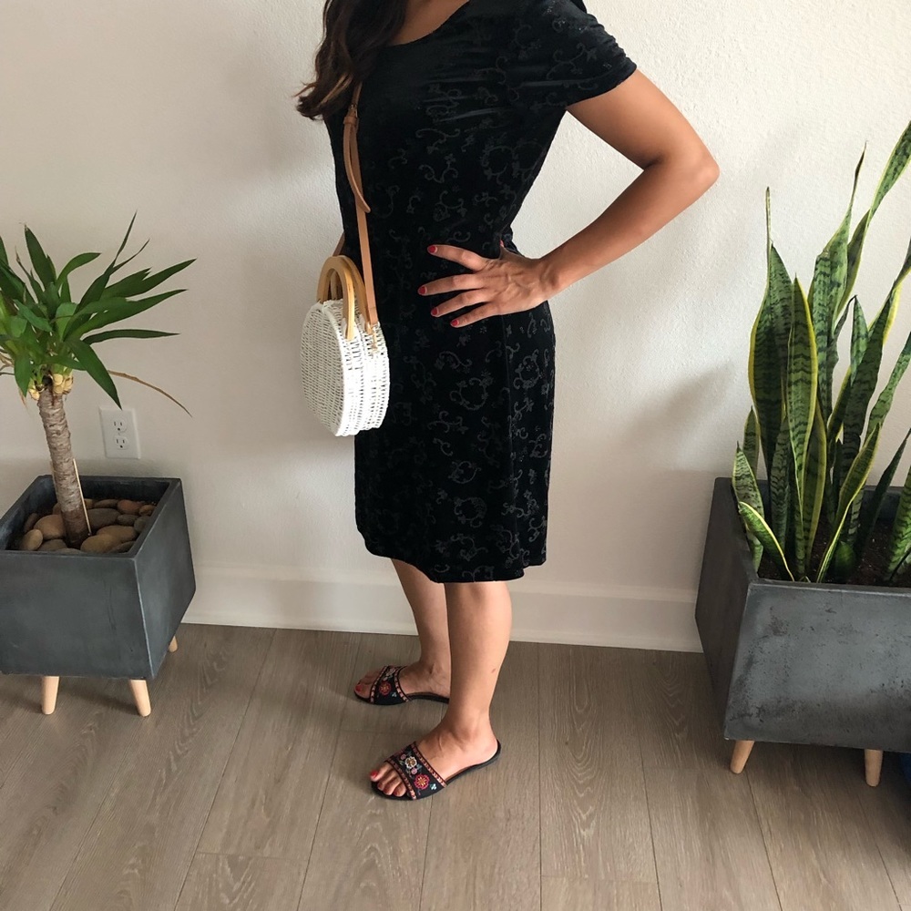 🐕 Vintage velvet beaded midi dress